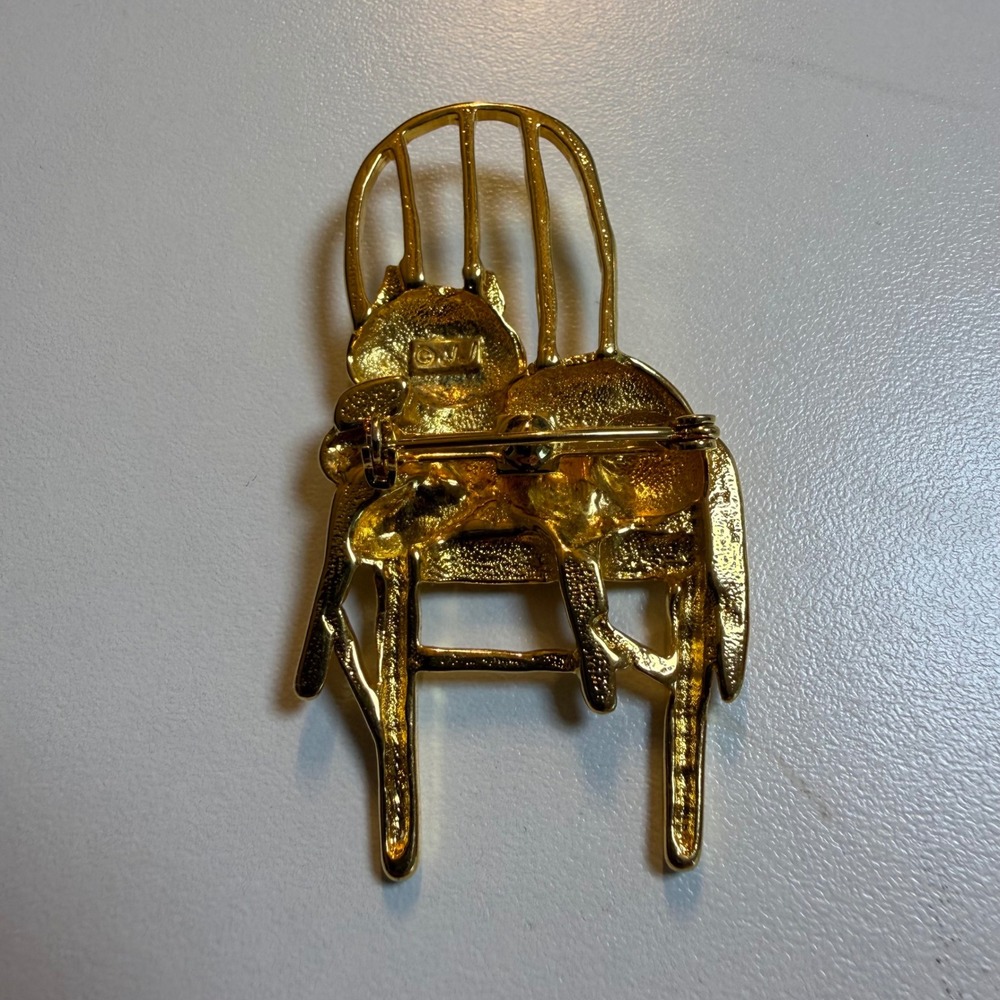 JJ Jonette Jewelry Vintage Gold Tone Cat on Chair Figural Brooch Pin Whimsical - Picture 2 of 5